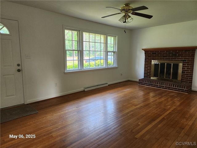 25006 Pinecroft Rd, North Dinwiddie, VA 23803