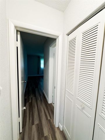 9602 NW 72nd St, Tamarac, FL 33321