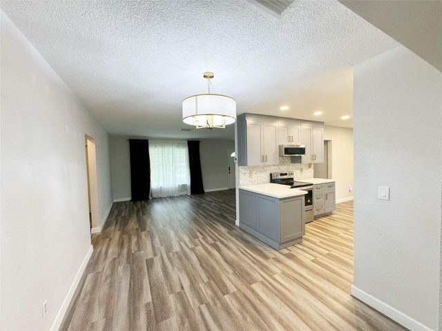 9602 NW 72nd St, Tamarac, FL 33321