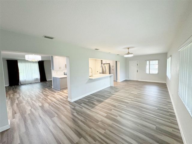 9602 NW 72nd St, Tamarac, FL 33321