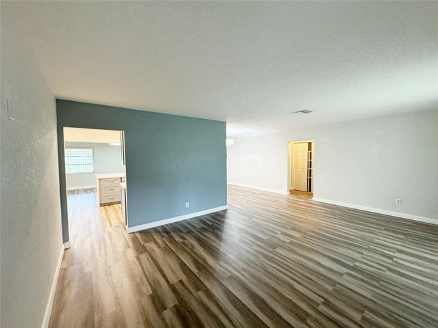 9602 NW 72nd St, Tamarac, FL 33321