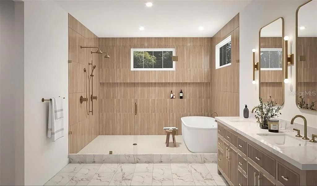 Image 8 of property listing at 3115 W HAWTHORNE ROAD, Tampa, FL 33611