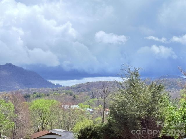 435 Appeldoorn Circle, Asheville, NC 28803