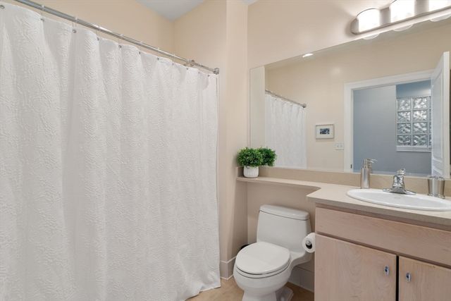 4 Repton Cir 4205, Watertown, MA 02472