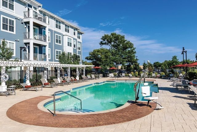 4 Repton Cir 4205, Watertown, MA 02472