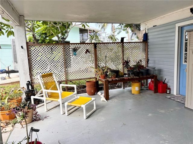 14281 Pacosin CT, Bokeelia, FL 33922