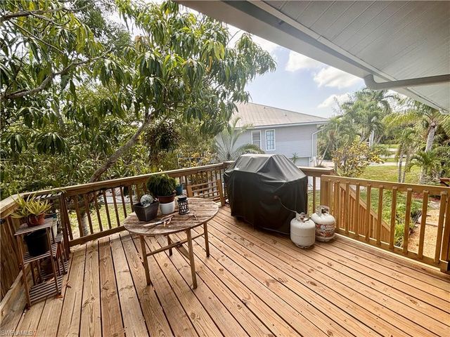 14281 Pacosin CT, Bokeelia, FL 33922