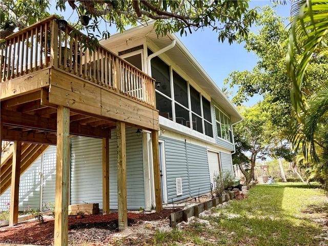 14281 Pacosin CT, Bokeelia, FL 33922