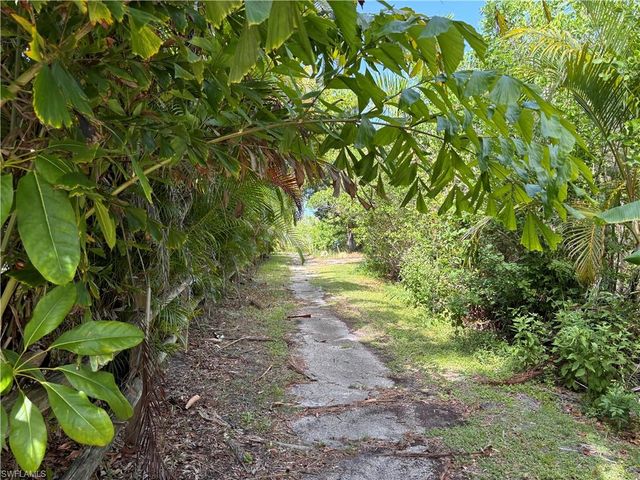 14281 Pacosin CT, Bokeelia, FL 33922