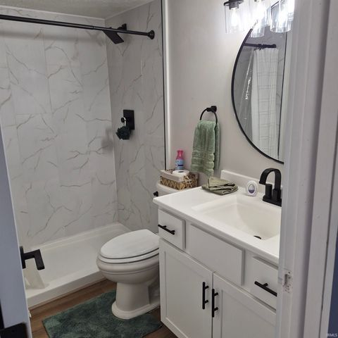 9008 S Pointe Ridge Lane, Bloomington, IN 47401