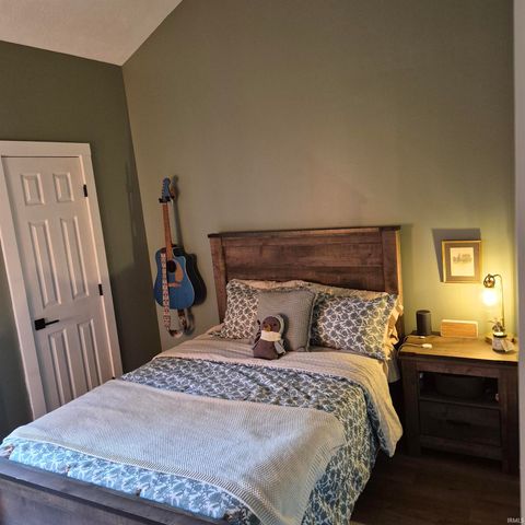 9008 S Pointe Ridge Lane, Bloomington, IN 47401