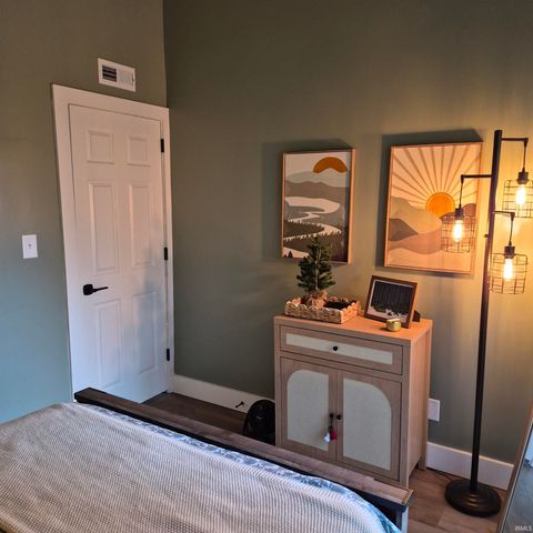 9008 S Pointe Ridge Lane, Bloomington, IN 47401