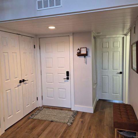 9008 S Pointe Ridge Lane, Bloomington, IN 47401