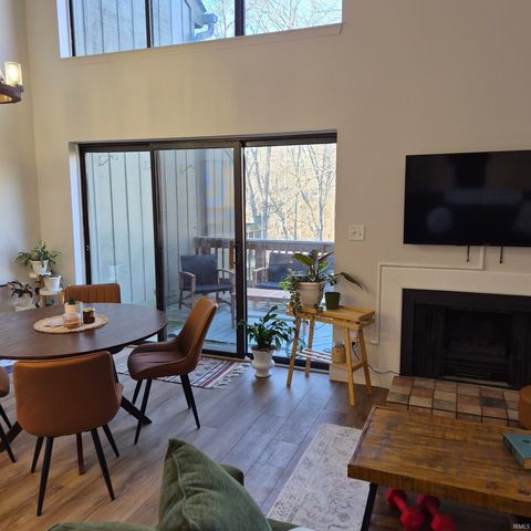 9008 S Pointe Ridge Lane, Bloomington, IN 47401