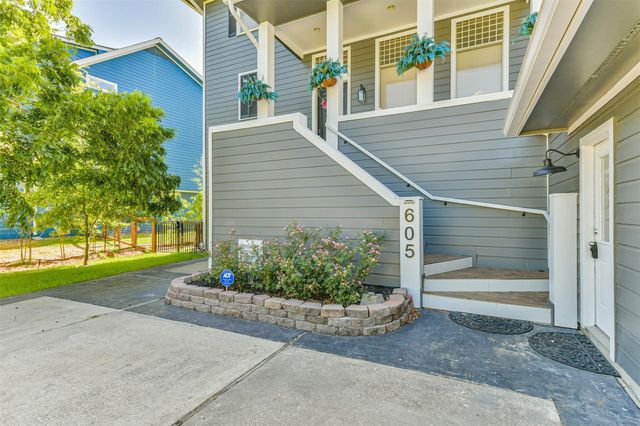 605 Quintana Roo Place, Seabrook, TX 77586