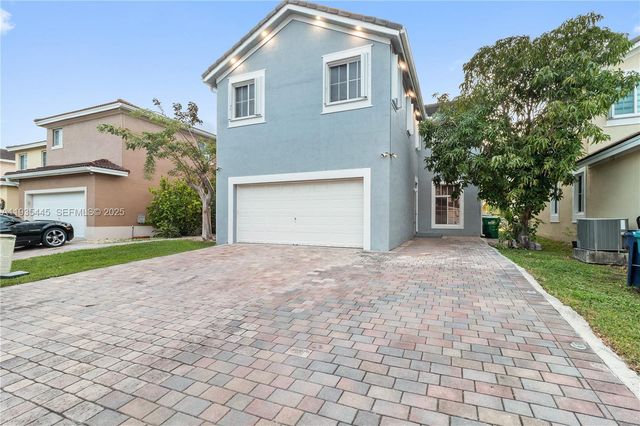 27049 SW 142nd Ave, Homestead, FL 33032