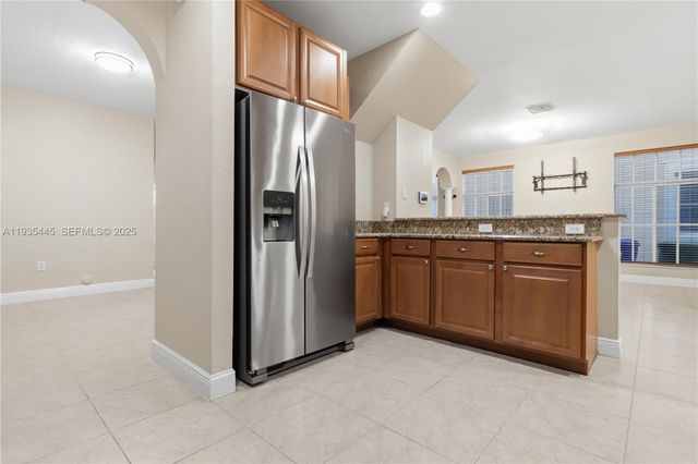 27049 SW 142nd Ave, Homestead, FL 33032