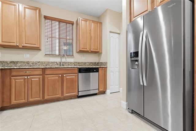 27049 SW 142nd Ave, Homestead, FL 33032