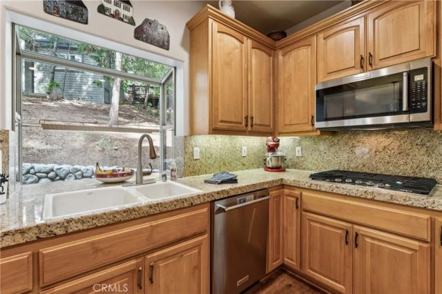 330 Burnt Mill Road, Lake Arrowhead, CA 92352