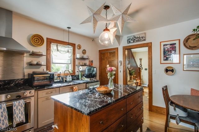 110 Lyons Pl, Springfield Twp., NJ 07081