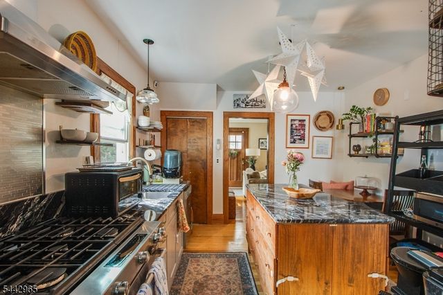 110 Lyons Pl, Springfield Twp., NJ 07081