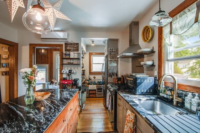 110 Lyons Pl, Springfield Twp., NJ 07081