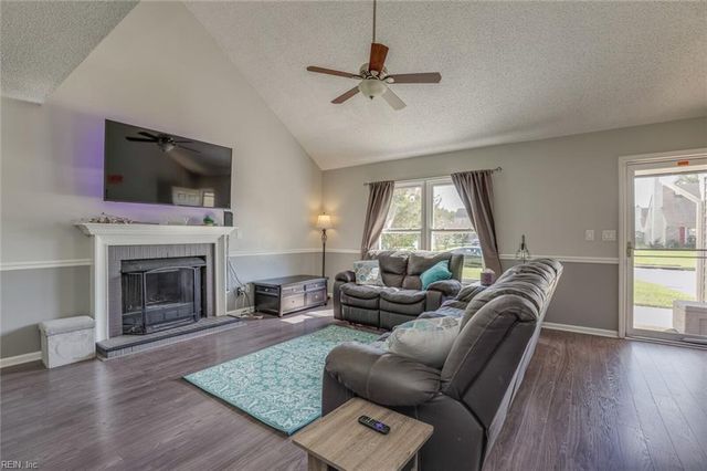 1916 Bunnell CT, Virginia Beach, VA 23464