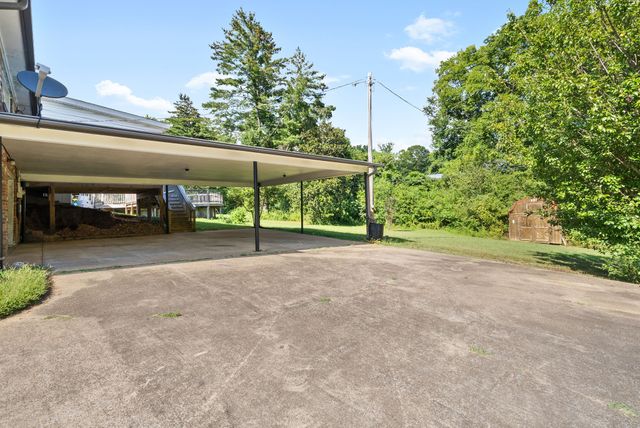 913 Branch Rd, Clarksville, TN 37043