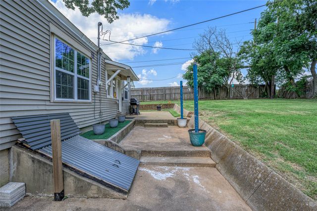 1531 W Main Street, Denison, TX 75020