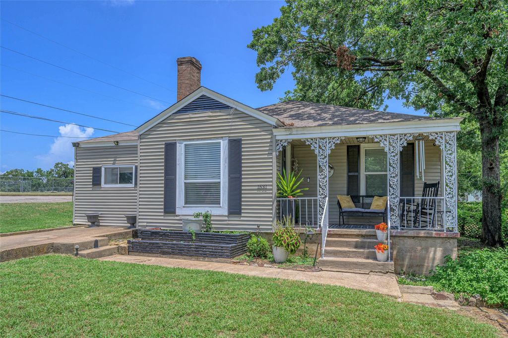 1531 W Main Street, Denison, TX 75020