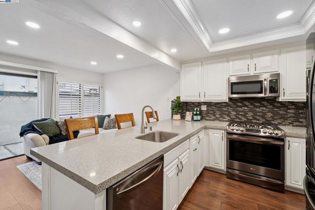 510 Lagunaria Lane, Alameda, CA 94502