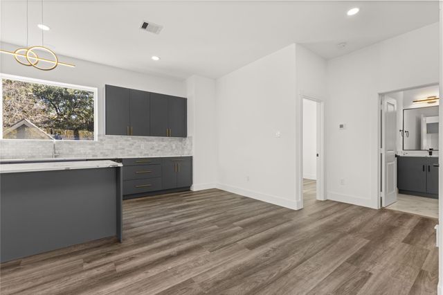 2707 Dennis Street, Houston, TX 77004