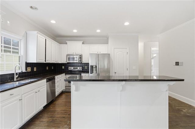 1028 River Forest Point, Lawrenceville, GA 30045