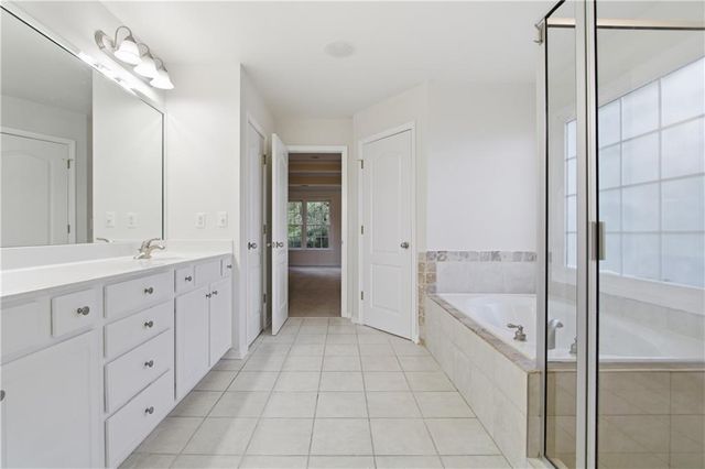 1028 River Forest Point, Lawrenceville, GA 30045