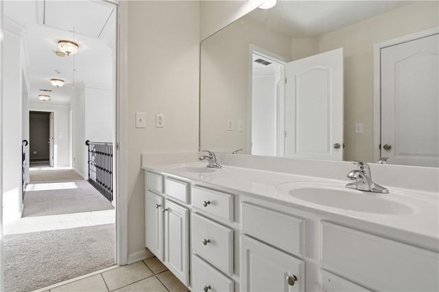 1028 River Forest Point, Lawrenceville, GA 30045