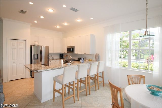 4388 Pomarine CT, Naples, FL 34119
