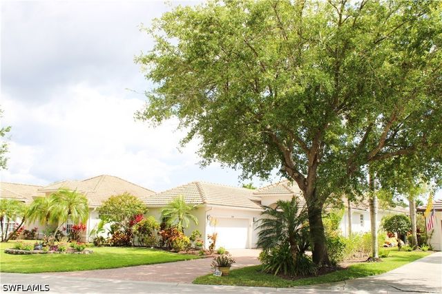 4388 Pomarine CT, Naples, FL 34119