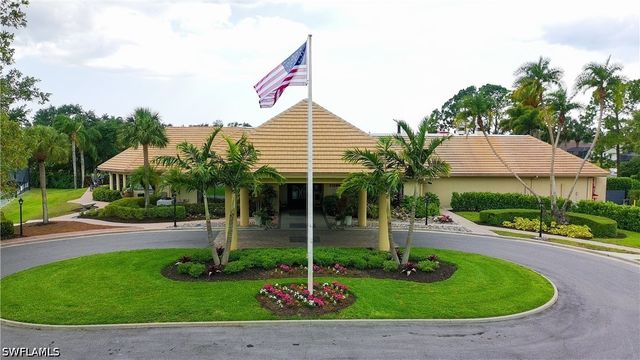 4388 Pomarine CT, Naples, FL 34119