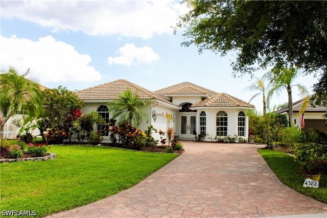 4388 Pomarine CT, Naples, FL 34119
