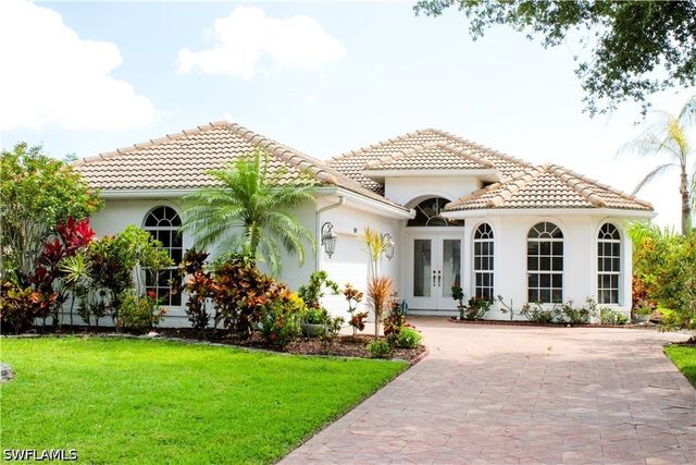 4388 Pomarine CT, Naples, FL 34119
