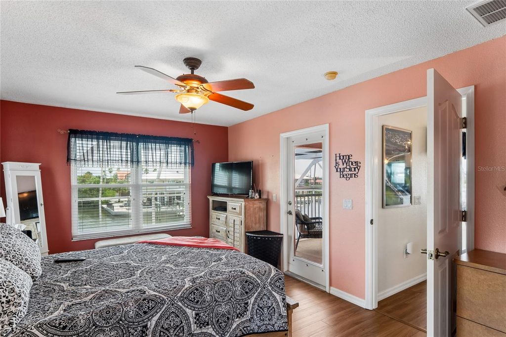 Image 26 of property listing at 3294 MINNOW CREEK DRIVE, Hernando Beach, FL 34607