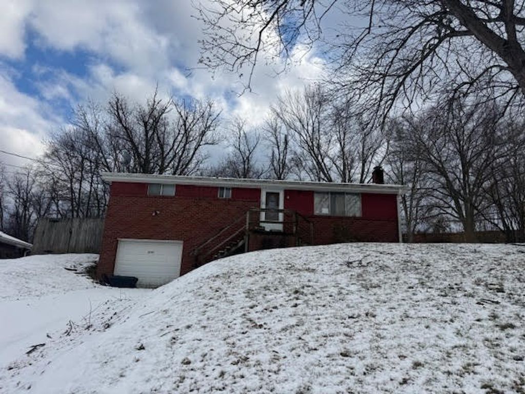 2151 The Cir, Canton Twp, PA 15301