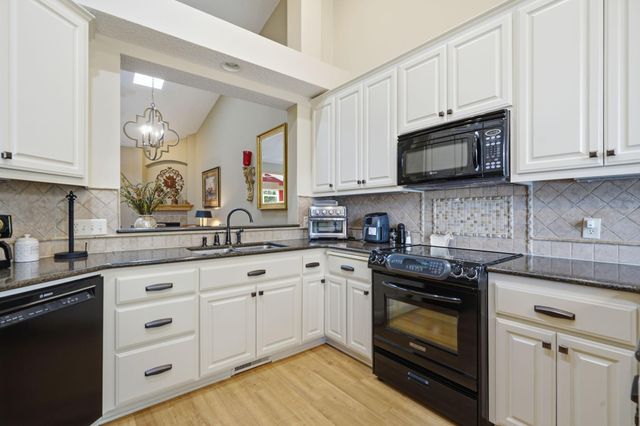 13174 Meadow Lane, Savage, MN 55378