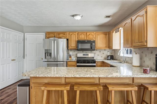 5210 Michaels Way, Woodstock, GA 30188