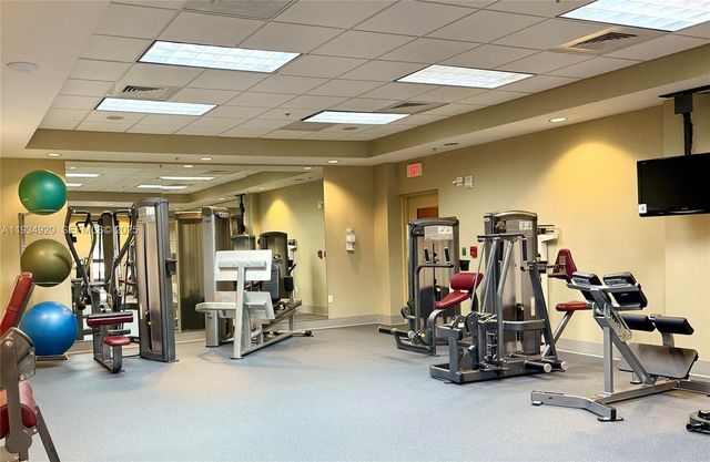 8395 SW 73rd Ave 417, Miami, FL 33143