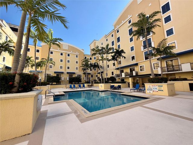 8395 SW 73rd Ave 417, Miami, FL 33143