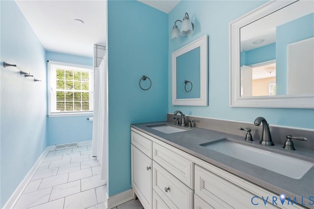 3737 Perthshire Ln, Colonial Heights, VA 23834