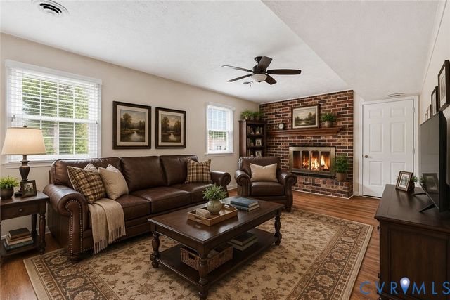 3737 Perthshire Ln, Colonial Heights, VA 23834