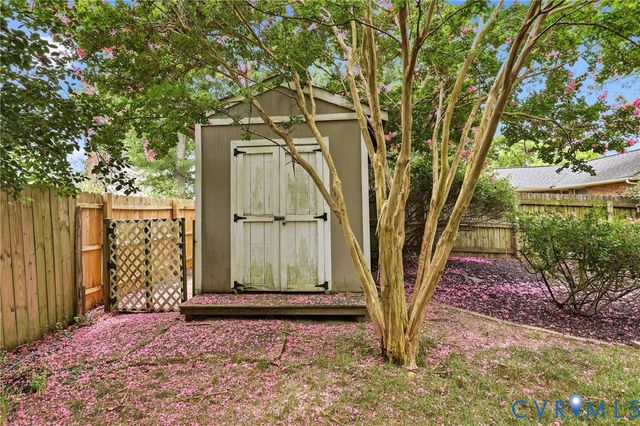 3737 Perthshire Ln, Colonial Heights, VA 23834