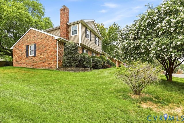 3737 Perthshire Ln, Colonial Heights, VA 23834
